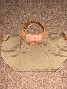 Longchamp Le Pliage Original M Top Handle Bag in Olive Green/ Good Condition